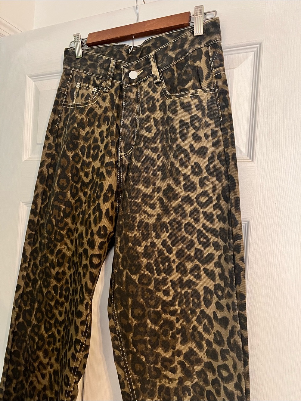 Colette Rose Leopard Print Barrel Style Jeans in Leopard Print - Woman’s Size S